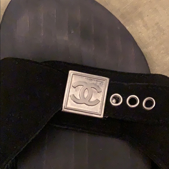 Chanel Woman’s Slip On Clogs - Picture 5 of 8